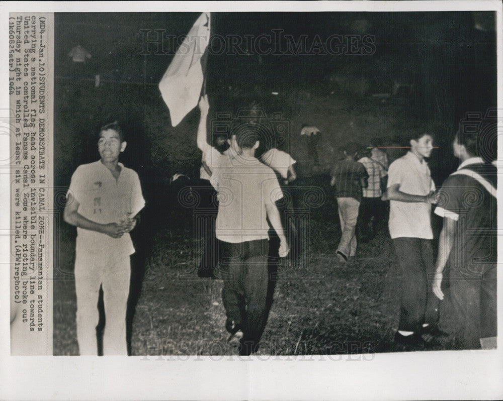 1964 Press Photo Panamanian Students Protesting in Canal Zone - Historic Images