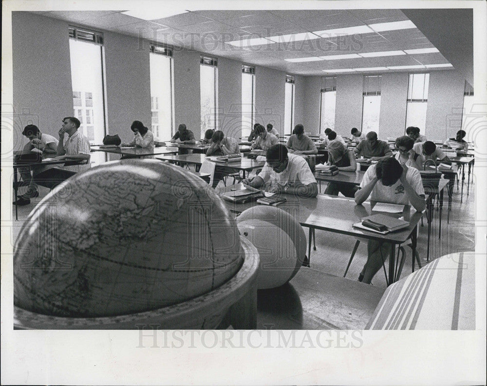 Press Photo Exams Final Quarter First Year Quarter System FL State Tallahassee - Historic Images
