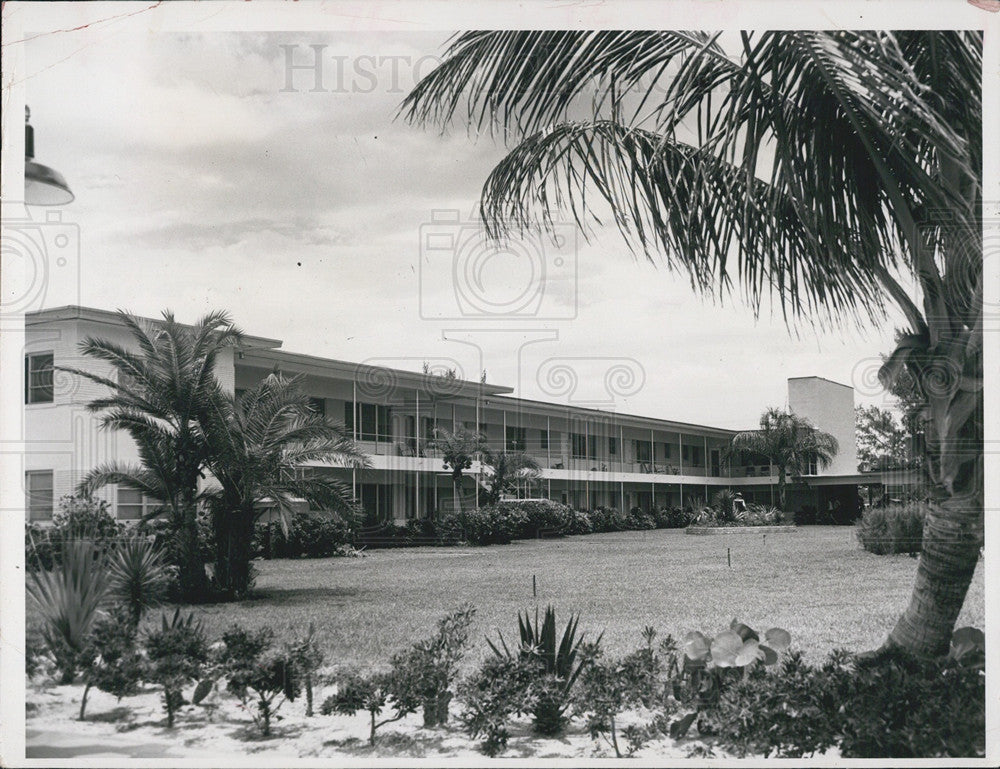 1954 Press Photo Beautiful Hotels of the Holiday Isles - Historic Images