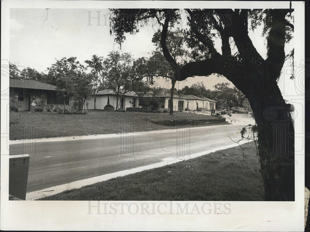 1978 Press Photo Ridge gardens Subd. has few trees while Forest Lake has tree - Historic Images