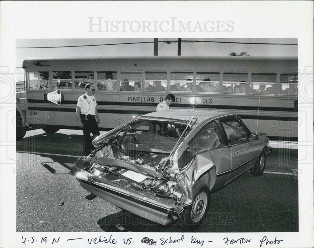 1986 Press Photo Pinellas County school bus collided w/ a Chevvrolet Citation - Historic Images