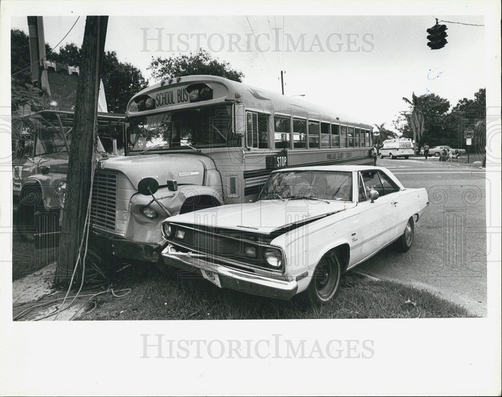 1979 Press Photo driver car charged running red light school bus accident - Historic Images