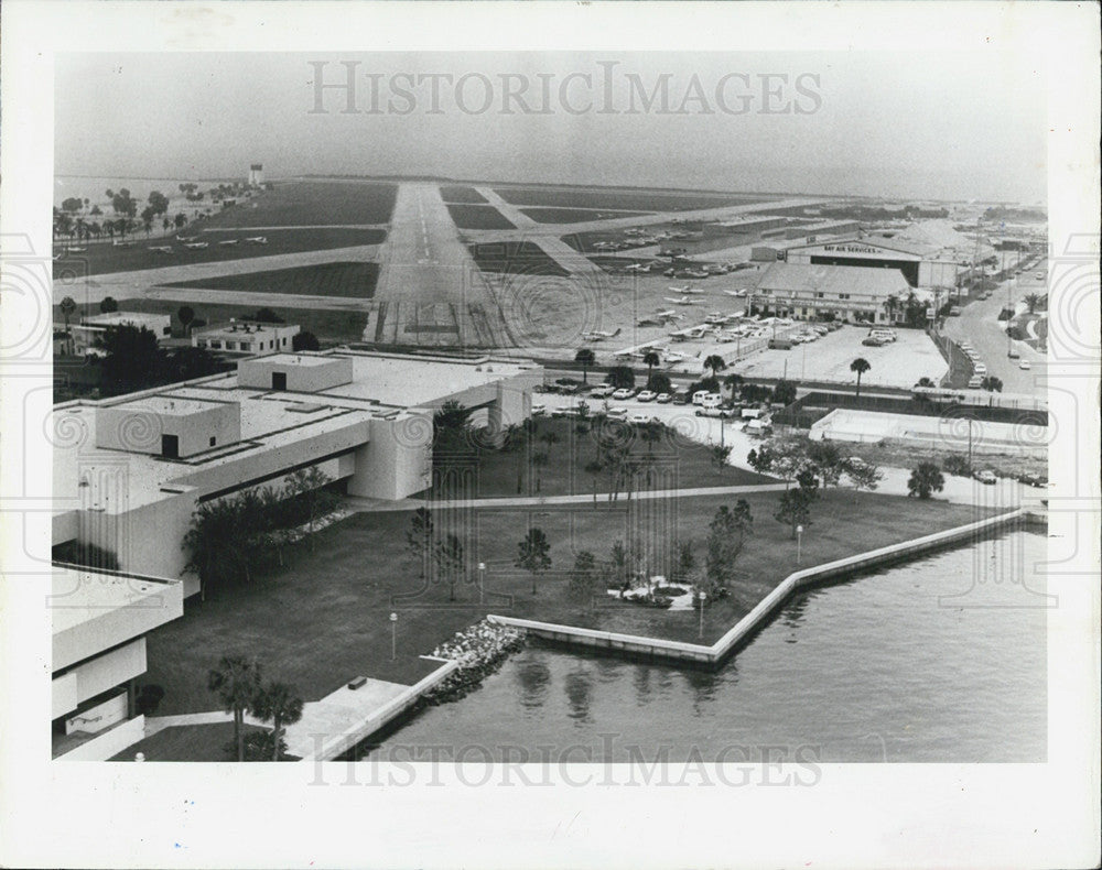 1984 Press Photo pilot view Albert Whitted Airport University South Florida - Historic Images