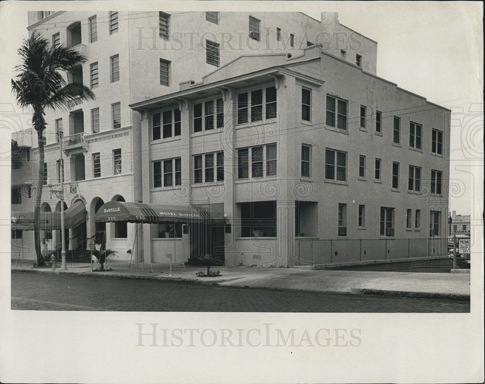 1961 Press Photo The DeVille Hotel to Trustees of Lutheran Towers - Historic Images