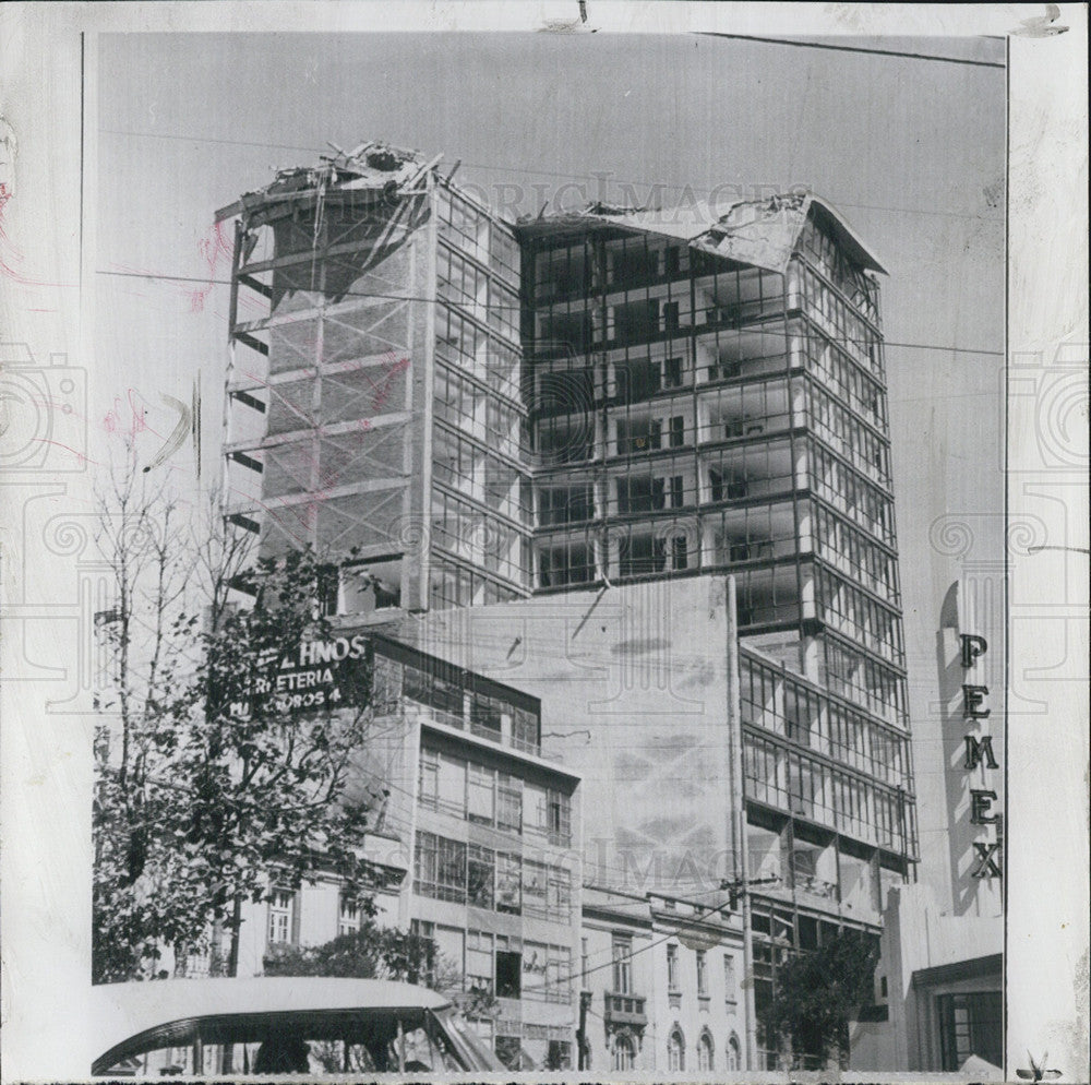 1957 Press Photo at Mexico City Penthouse Blues collapse during earthquake. - Historic Images