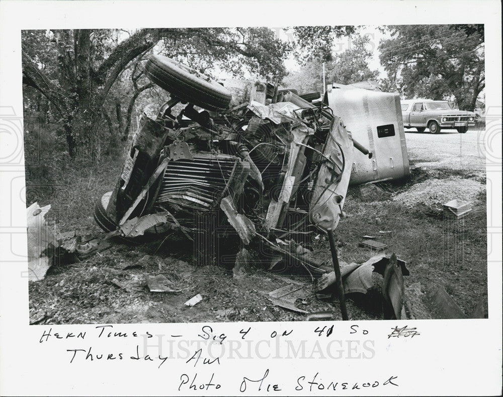 1985 Press Photo Large Rock Truck Collides With Cadillac On U.S. 41, Florida - Historic Images