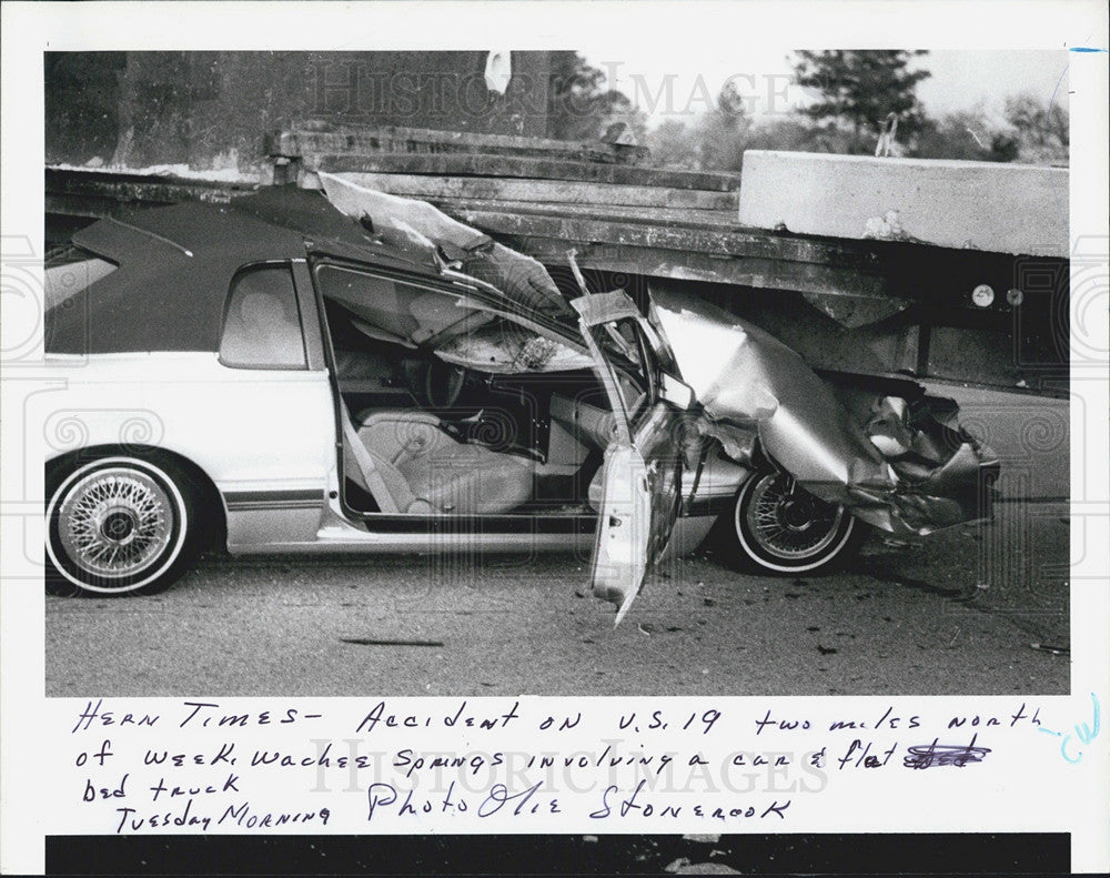 1986 Press Photo Car Driven By Jack Clapp Of Clearwater Slams Into Flatbed Truck - Historic Images