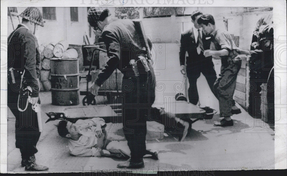 1959 Press Photo Mexican Railroad Workers Union, Policemen, Workers Strike - Historic Images