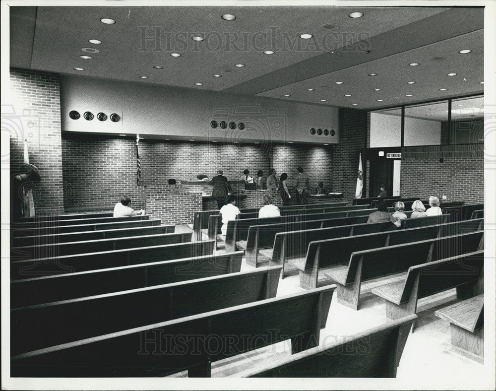 1977 Press Photo Interior of Court Room Schaumburg Illinois - Historic Images