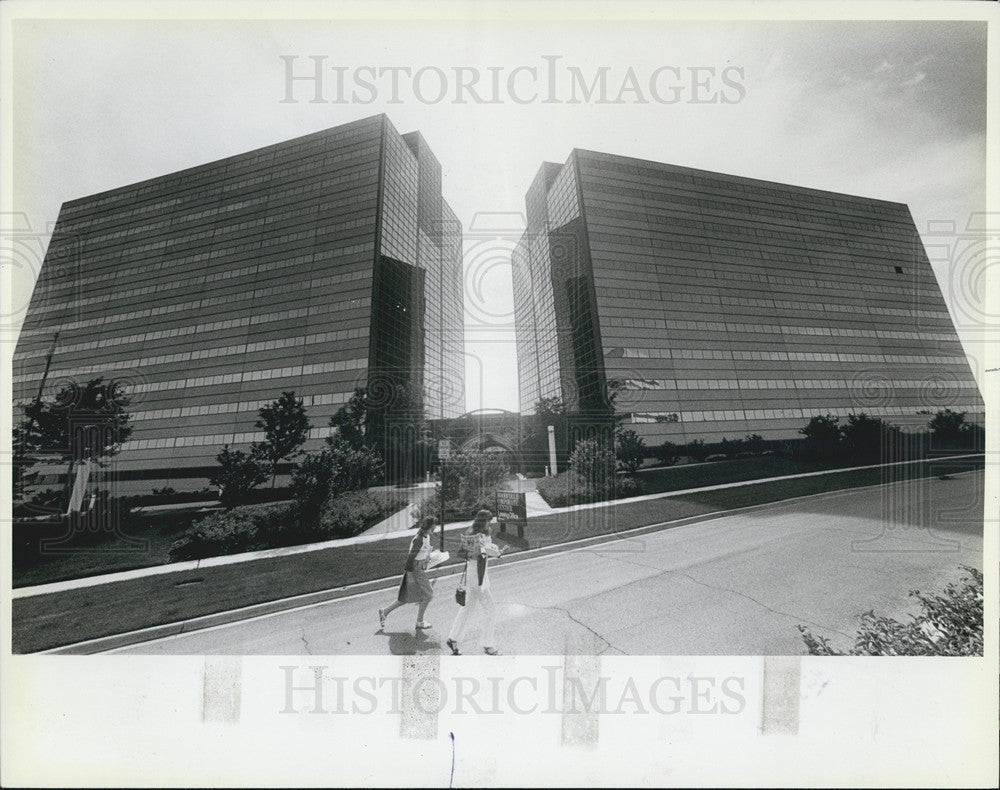 1983 Press Photo Woffield Corporate Center Office Towers - Historic Images