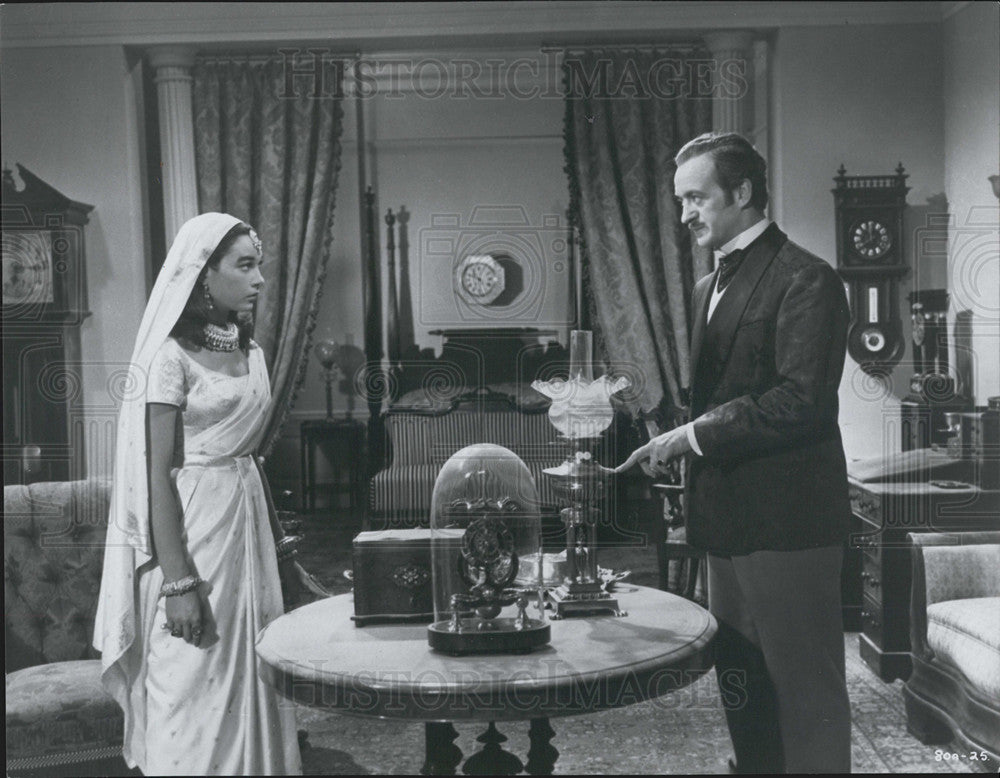 Press Photo Shirley MacLaine &amp; David Niven  in &quot;Around the World in 80 Days&quot; - Historic Images