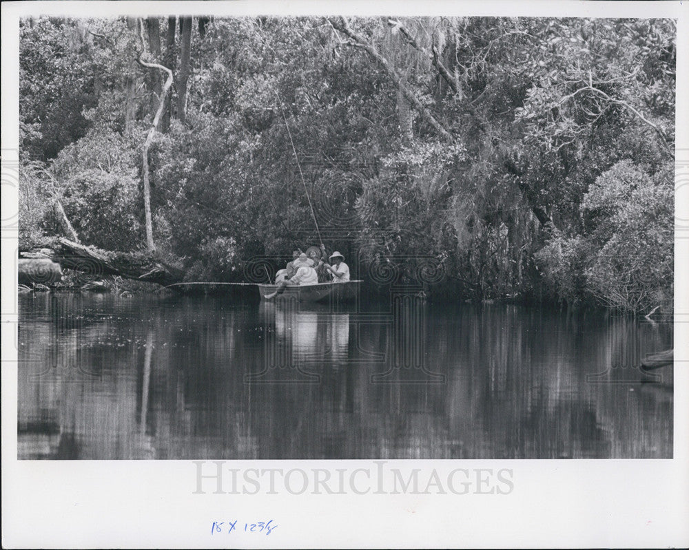 1965 Press Photo Fishermen Cast Their Lines - Historic Images