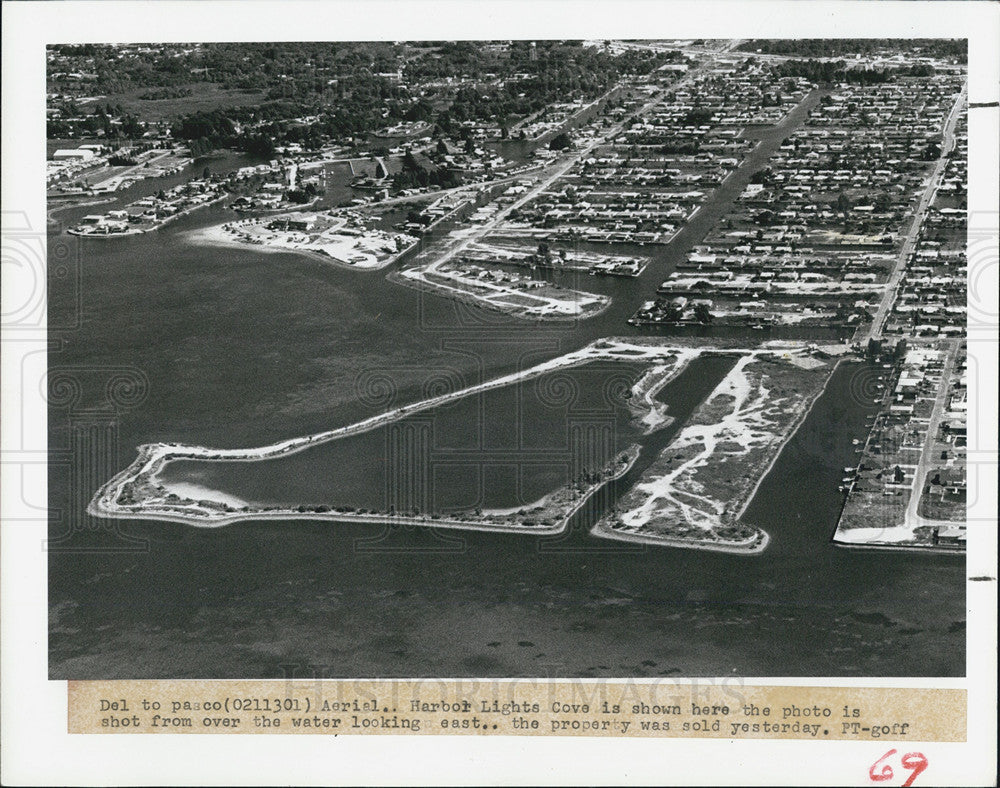 1983 Press Photo Aerial view of the construction at Harbor Lights Cove - Historic Images