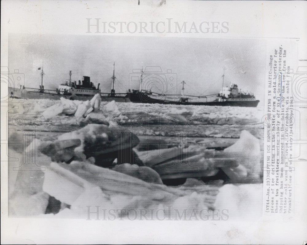 1963 Press Photo Ice Drifting In Baltic Form And German Freighters Kiel Germany - Historic Images