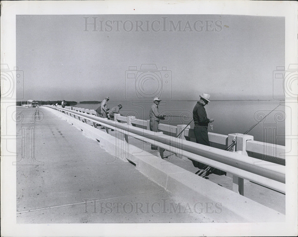 1963 Press Photo Bayway Bridge Opening Shown With Fisherman St Petersburg - Historic Images