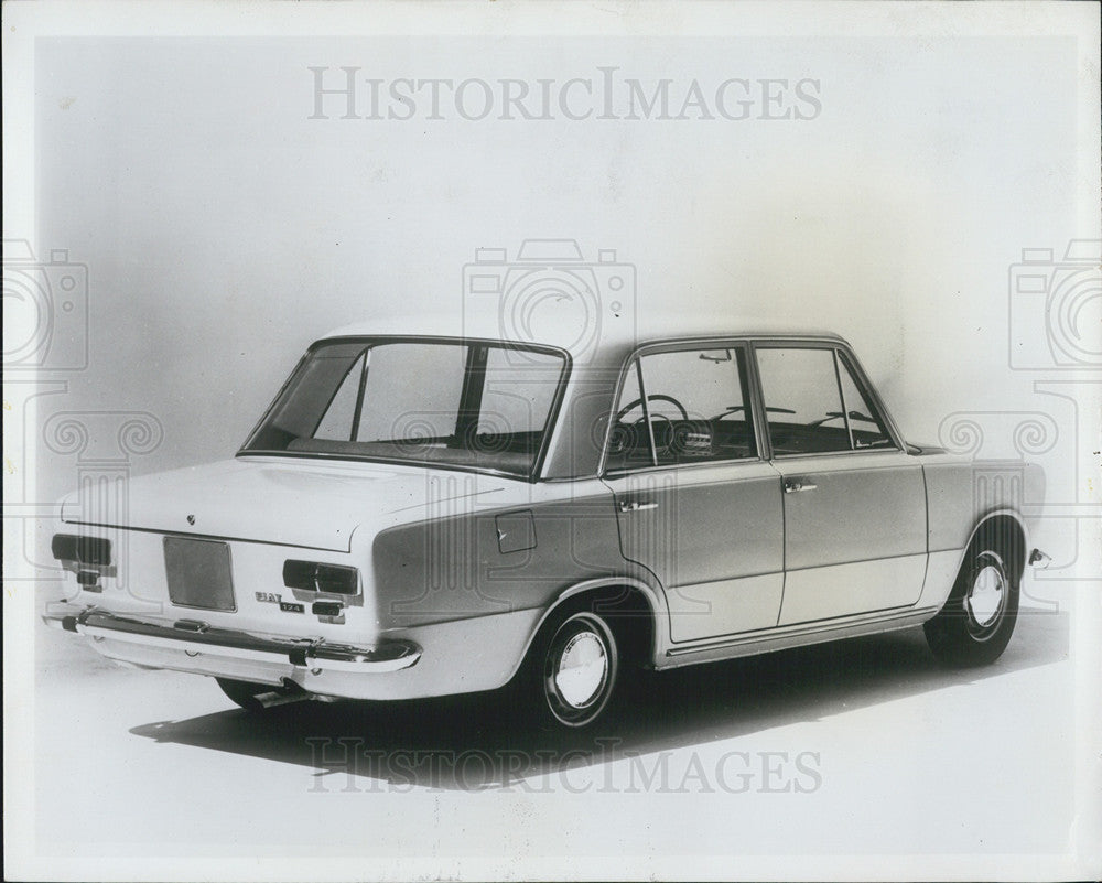 1966 Press Photo New 1967 Fiat-124 Four Door Sedan With Disc Brakes - Historic Images