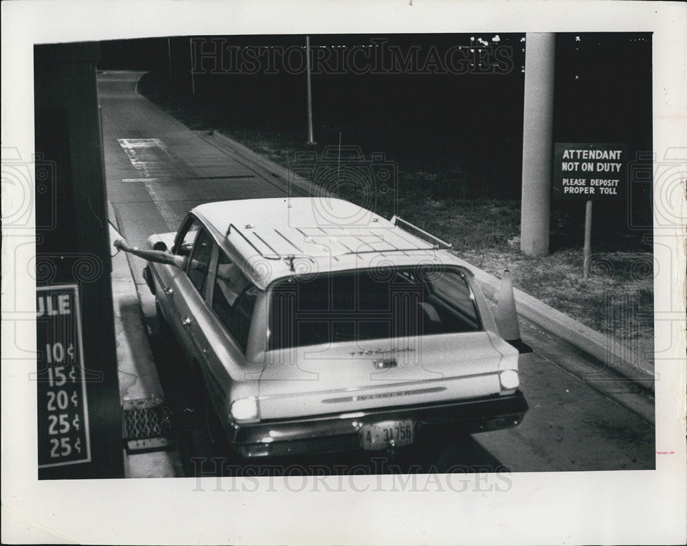 1964 Press Photo Bayway Toll Plaza, Honor System Sign - Historic Images