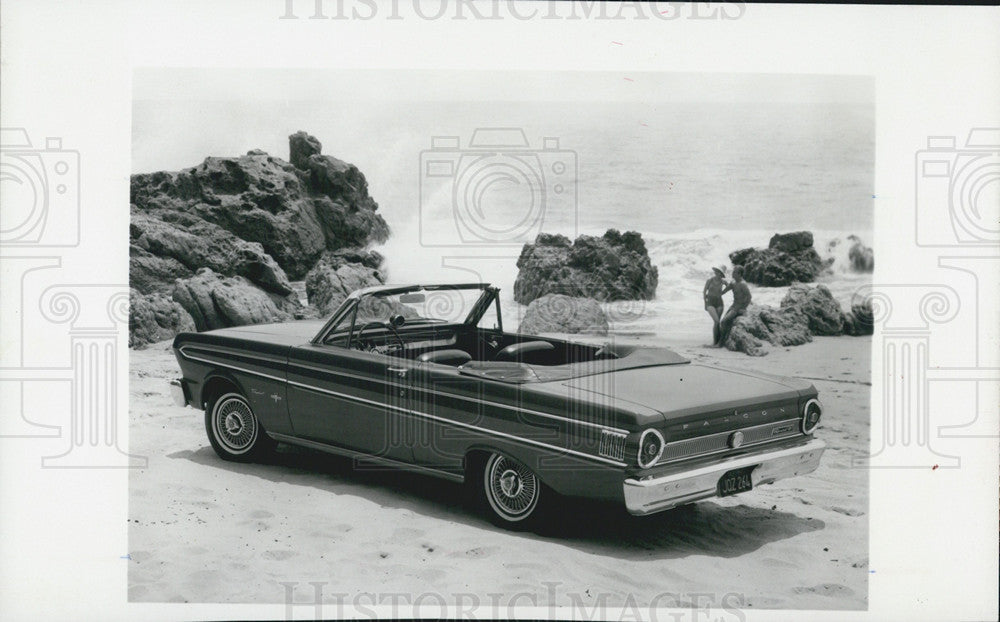 1963 Press Photo Falcon - Historic Images