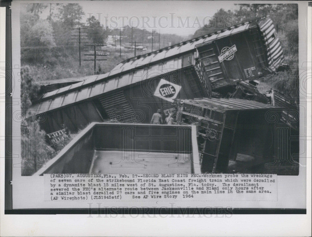 1964 Press Photo Wreckage of seven car Freight Train Accident - Historic Images