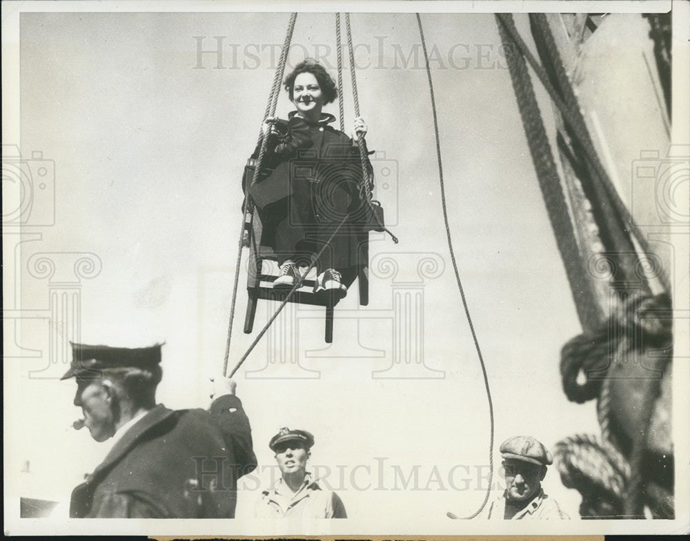 1937 Press Photo Mrs WP Bucy wife of radioman Bucy of the US Navy - Historic Images