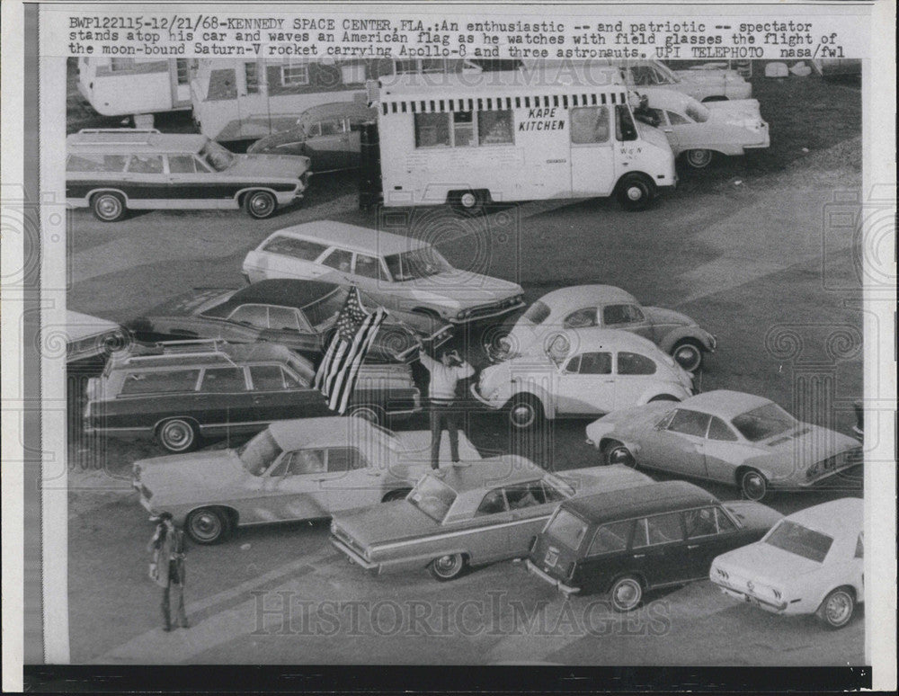 1968 Press Photo Spectator, Kennedy Space Center, Aoollo-8, Saturn-V - Historic Images