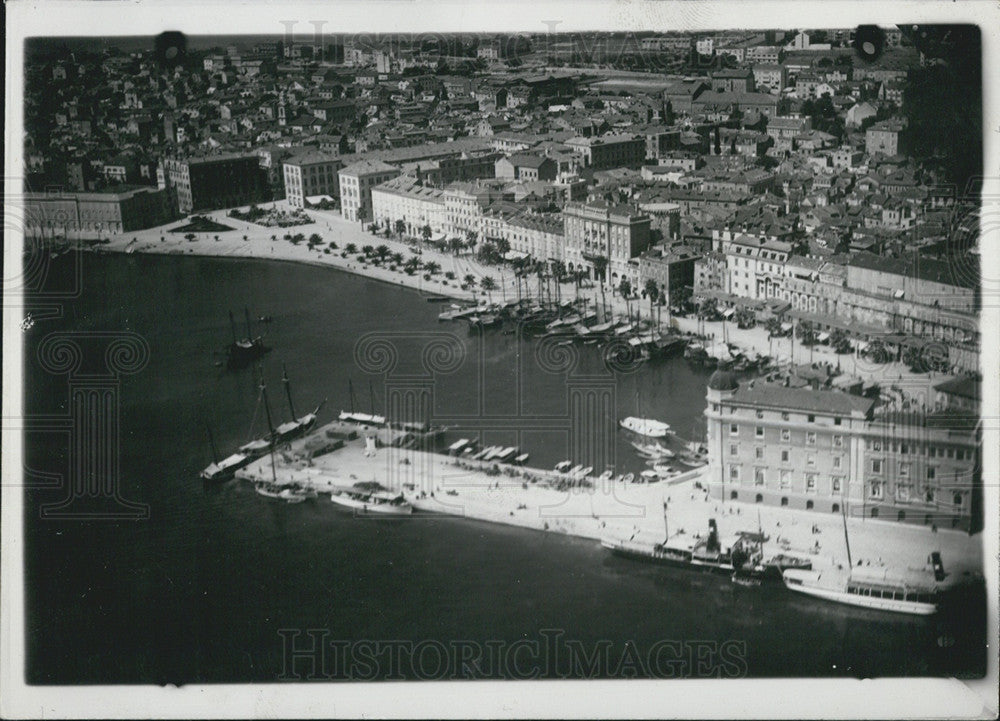 Press Photo Aerial Photograph, Yugoslavia - Historic Images