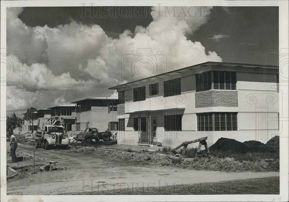 1949 Press Photo Lakeside Apartments, Tangerine Avenue South, Construction - Historic Images