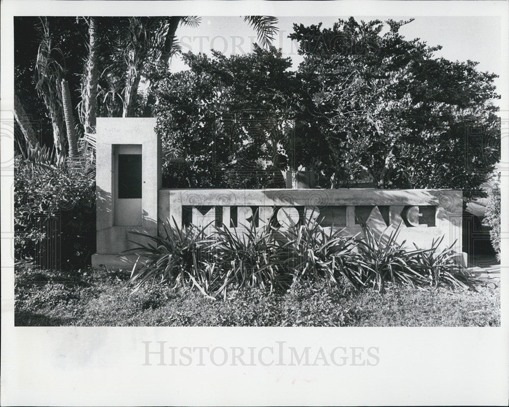 1982 Press Photo Mirror Lake, St Petersburg Monument - Historic Images