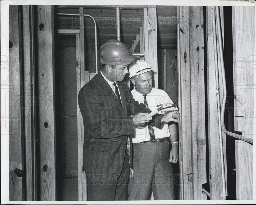 1965 Press Photo Lakeside Plaza Apartments, Ed Mathews, Charles Matheny - Historic Images