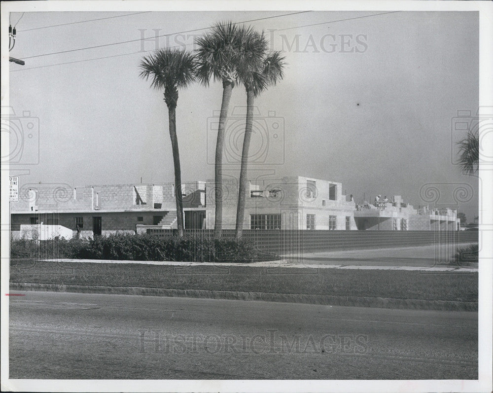 1965 Press Photo Lakeside Plaza Apartments Construction - Historic Images