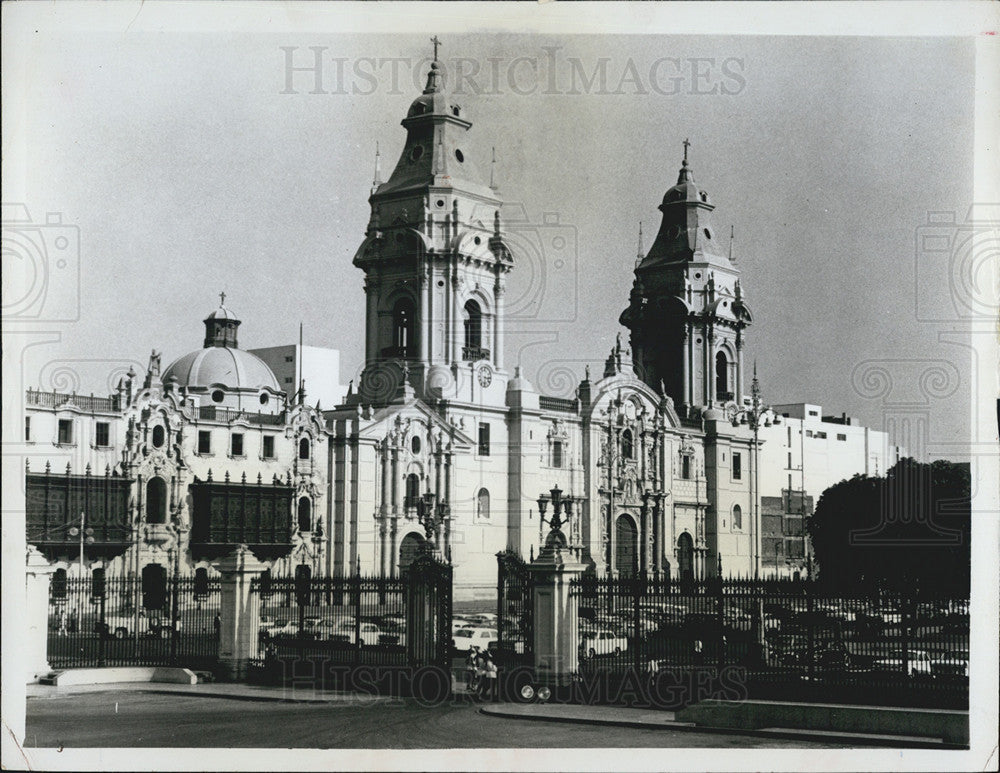 1966 Press Lima&#39;s Cathedral and Archbishop&#39;s Palace Plaza de &#39;Armas - Historic Images