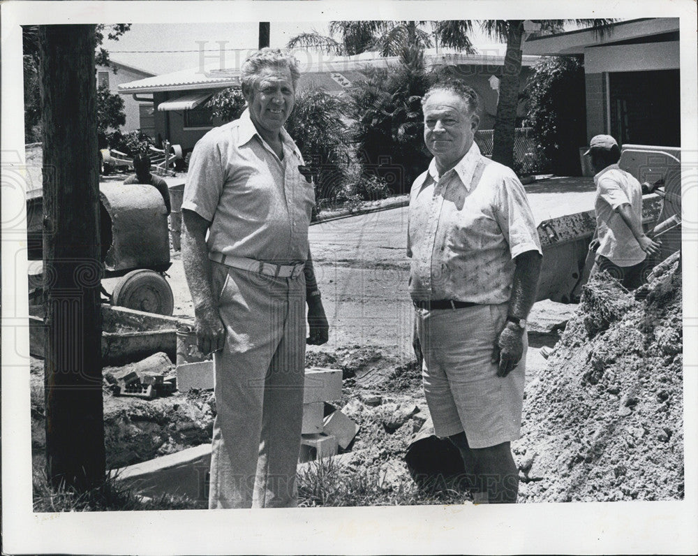 1974 Press Photo Francis O&#39;Connor, Thomas LeDuc Dispute Local Construction - Historic Images