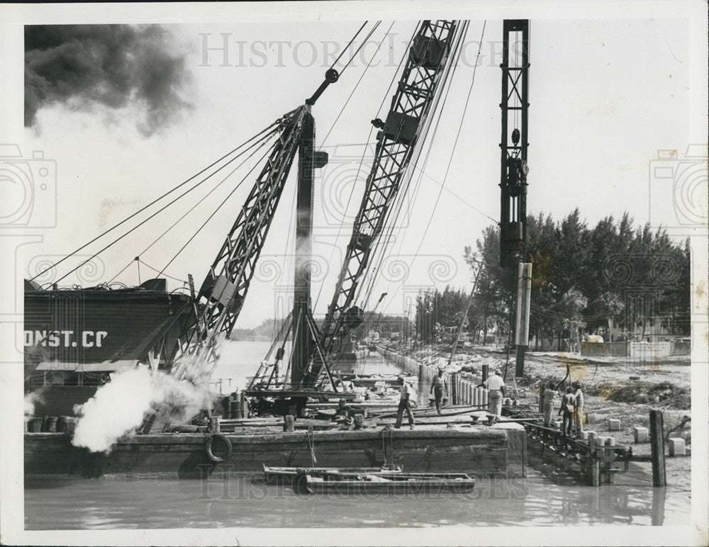 Press Photo Pile Driver Construction Work - Historic Images