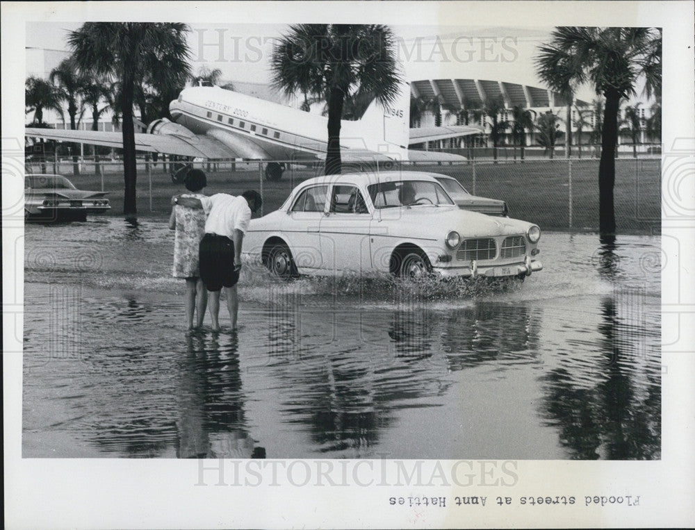 1968 Press Photo Roads Flooded/St. Petersburg Florida - Historic Images