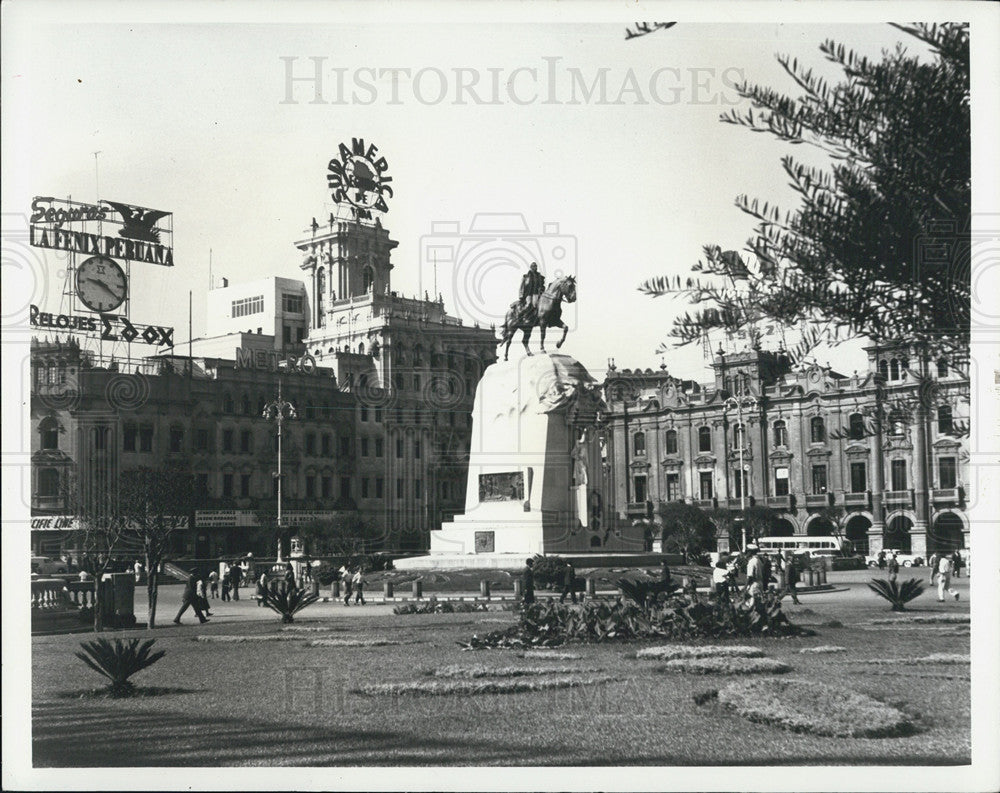 1981 Press Photo Lima Peru Retains Spanish Colonial Charm-Plaza San Martin - Historic Images