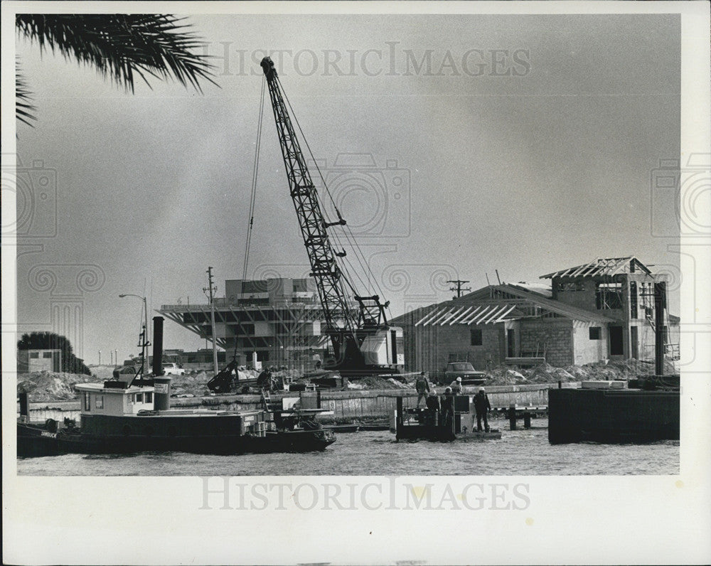 1977 Press Photo Construction/Municipal Marina/St. Petersburg Florida - Historic Images