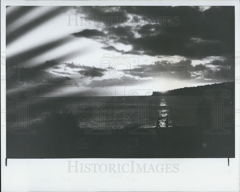 1972 Press Photo Sunset Over Lanai In The Hawaiian Islands - Historic Images