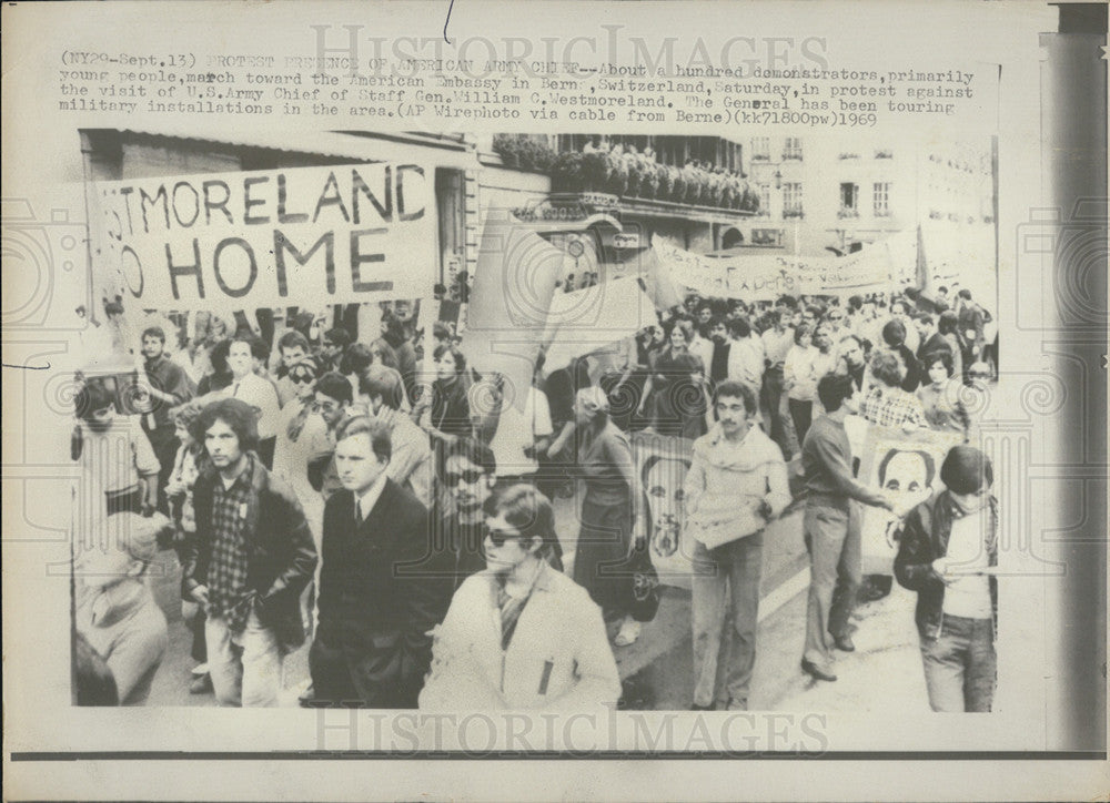 1969 Press Photo Protest Against Switzerland&#39;s Visit of Army Chief of Staff - Historic Images