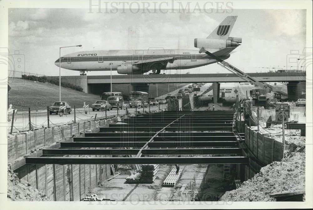 1981 Press Photo Construction for Harlem O&#39;Hare Rapid Transit - Historic Images