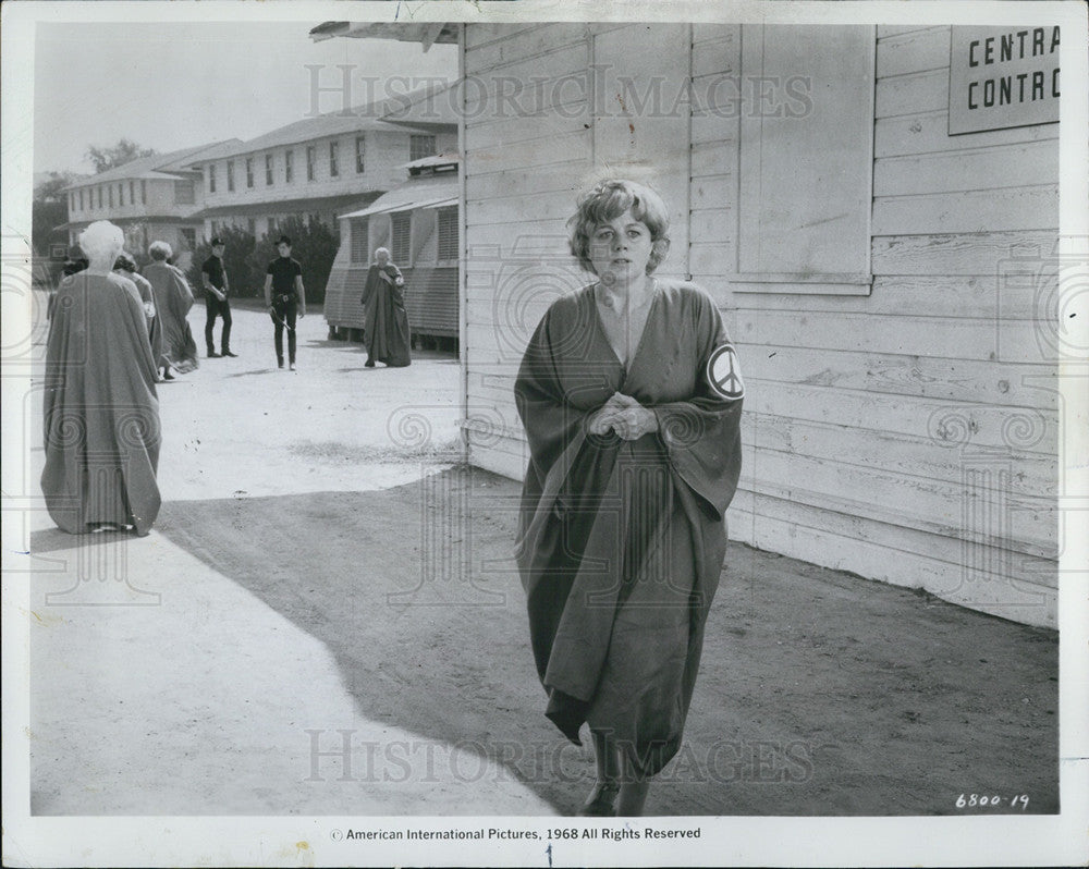 1968 Press Photo Shelly Winters in &quot;Wild in the Streets&quot; - Historic Images