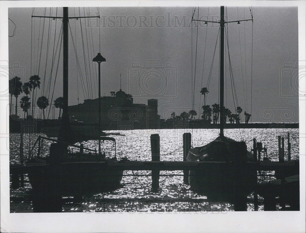 1963 Press Photo Moon Over Marina - Historic Images