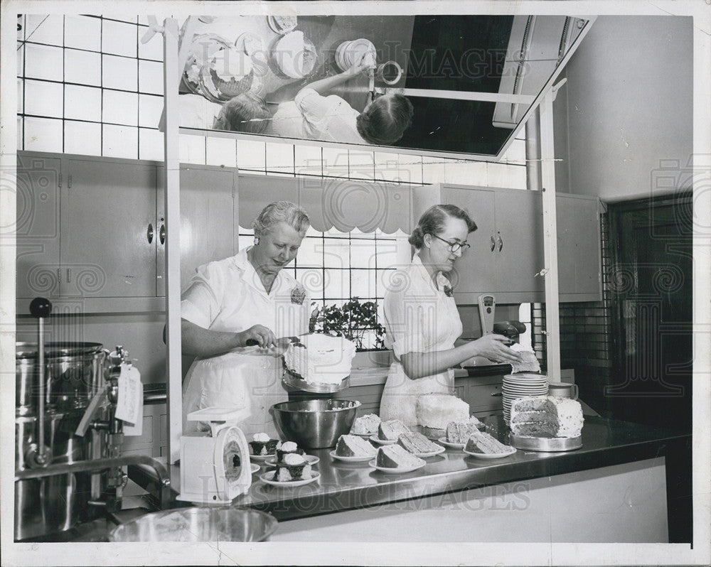 1957 Press Photo Lillian Ceka, Phyllis Spencer Board of Education test kitchen. - Historic Images