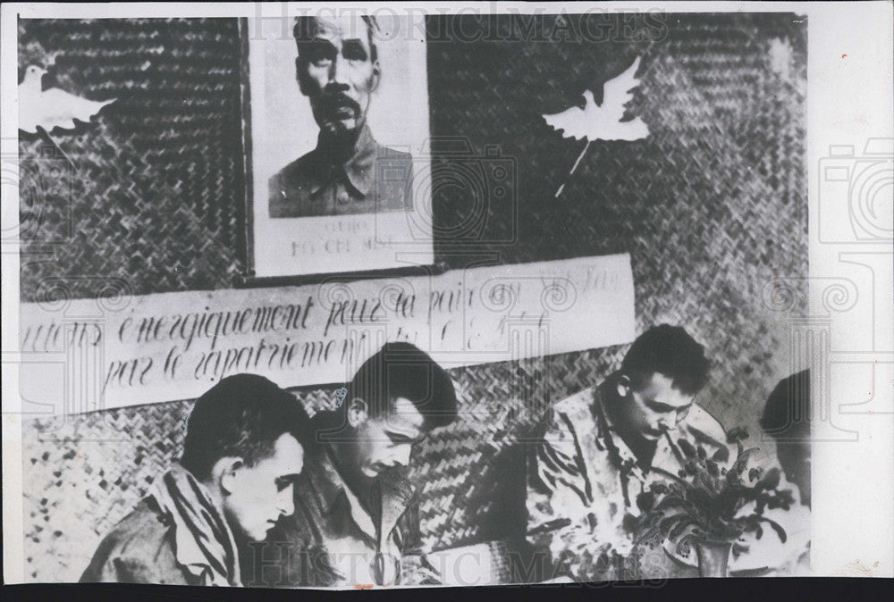 Press Photo French  Soldiers prisonerss of the communist in Indochina - Historic Images