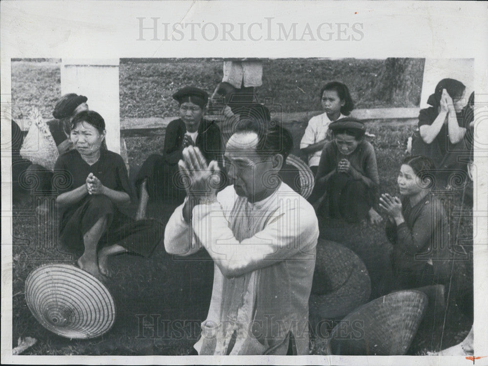 1953 Press Photo Refugees From Indochina Cross Into Thailand - Historic Images
