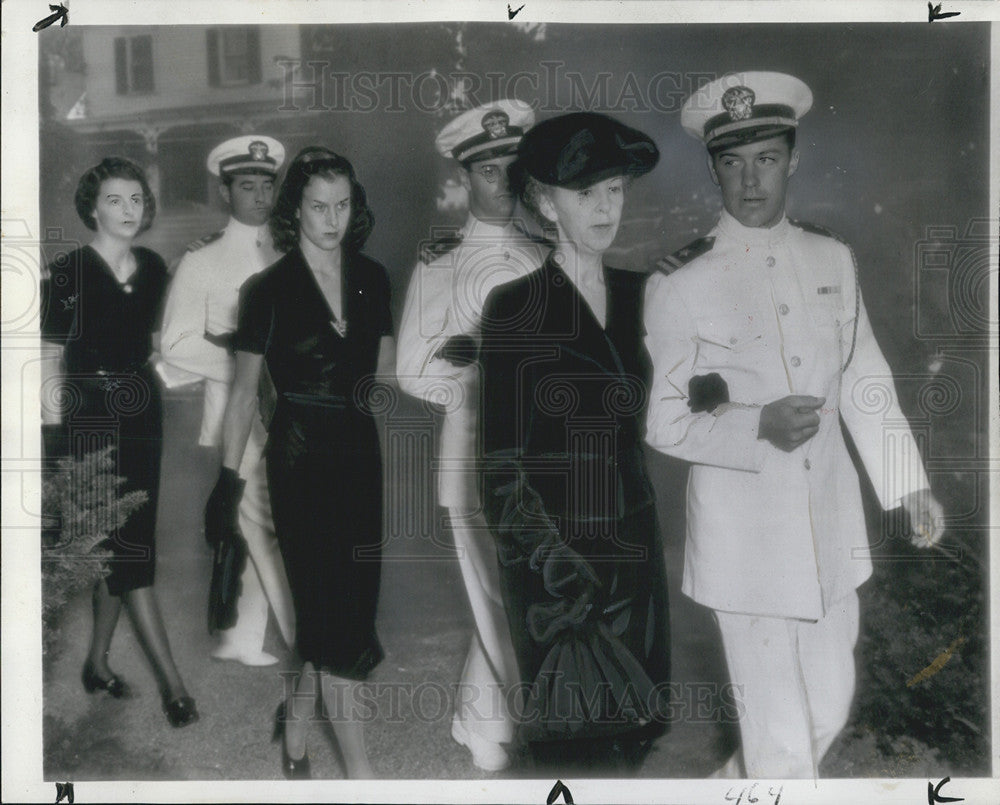 1934 Press Photo President Theodore Roosevelt Memorial Oyster Bay Widow Escort - Historic Images