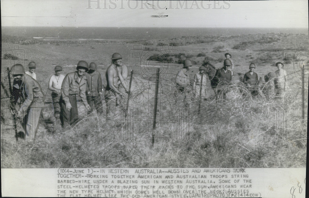 1942 Press Photo Americans and Australians Troops Work Together - Historic Images