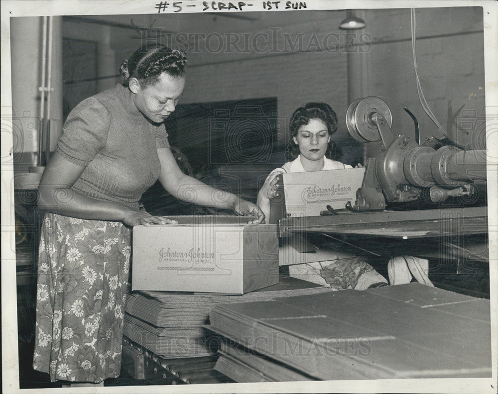 1944 Press Photo Cardboard Boxes Sent with Surgical Dressings for US Soldiers - Historic Images