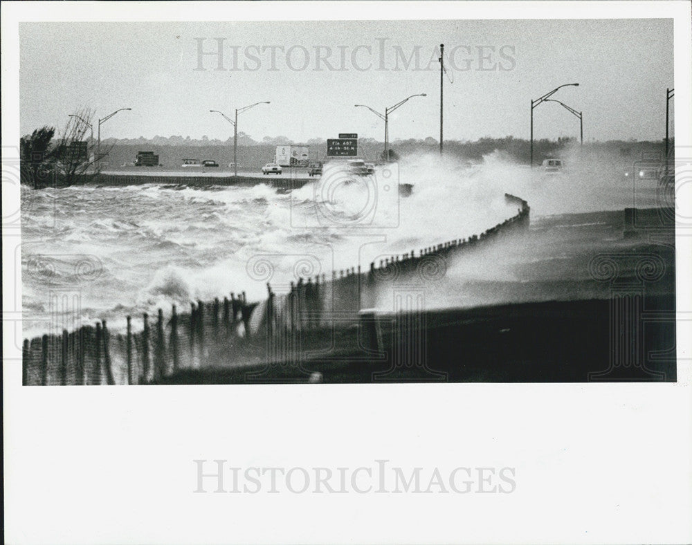 1984 Press Photo Wind Gusts, Howard Franklin Bridge - Historic Images