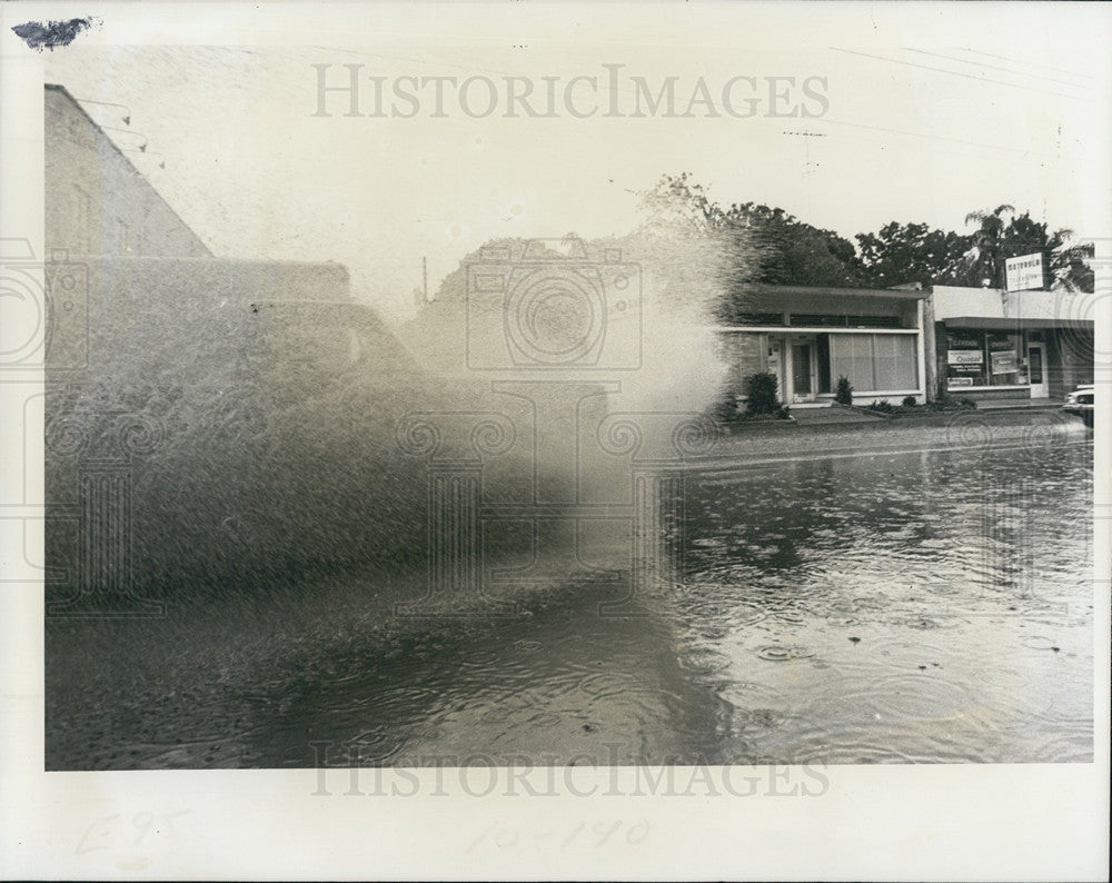 1977 Press Photo Flood, 14th Street West - Historic Images