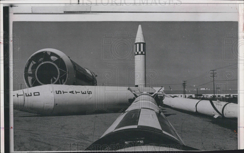 1968 Press Photo 3 US Missiles, lie crumpled after high winds at Marshall Space - Historic Images
